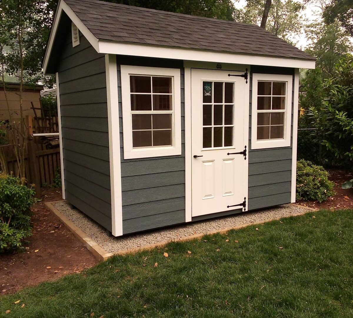 8x10 Classic Garden Cottage with LP Lap Siding